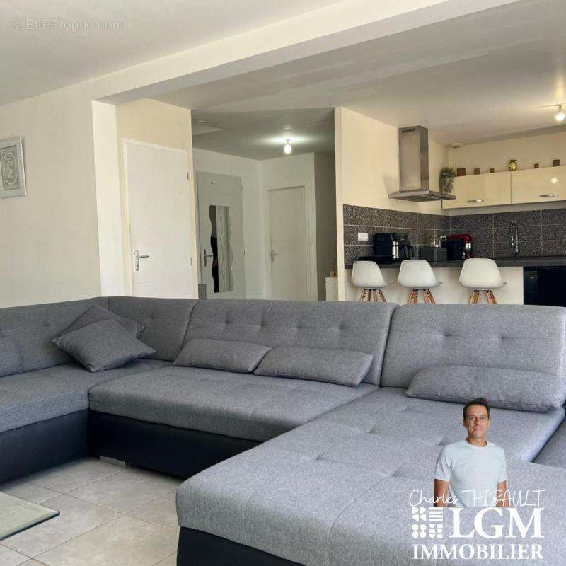  ENTRE ARLES ET PORT-SAINT-LOUIS-DU-RHÔNE – Villa familiale 5 pièces de 120 m² sur 675 m² de terrain - photo 3