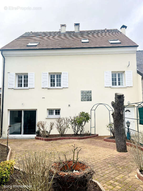 Maison à CHENNEVIERES-SUR-MARNE