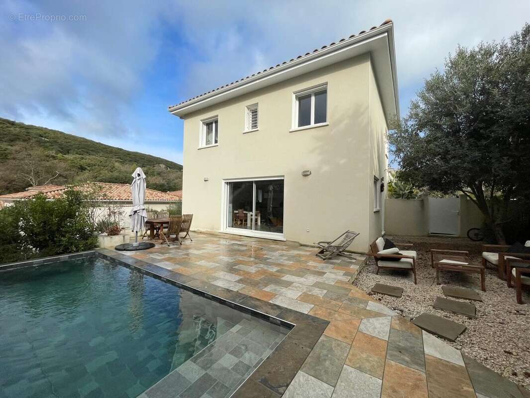 Maison à COMBAILLAUX