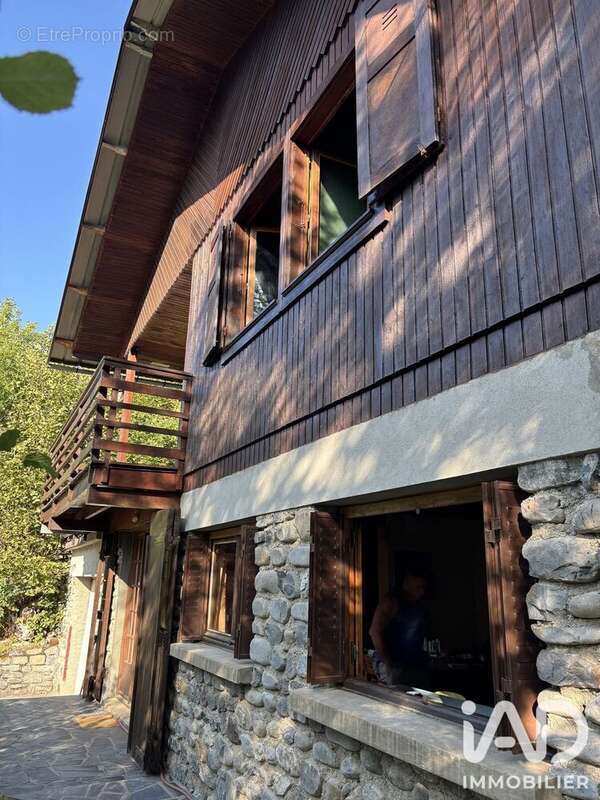 70 m² à Saint-Alban-Des-Villards  - photo 2