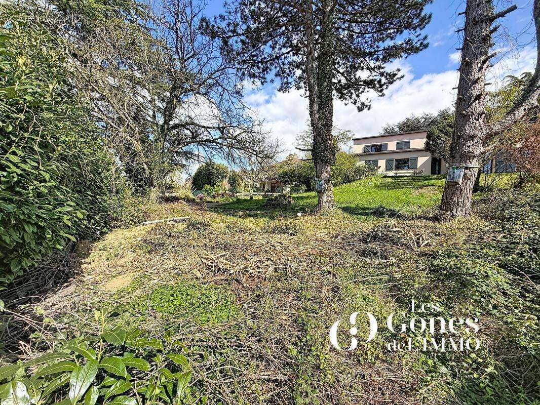 Terrain à SAINTE-FOY-LES-LYON