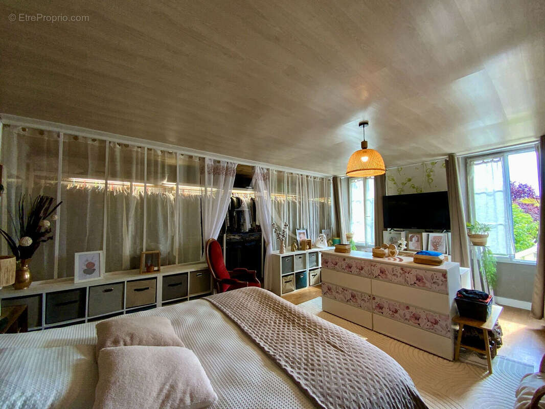 Maison à BARBEZIEUX-SAINT-HILAIRE