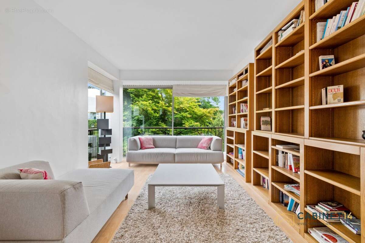 Appartement à FONTENAY-LE-FLEURY