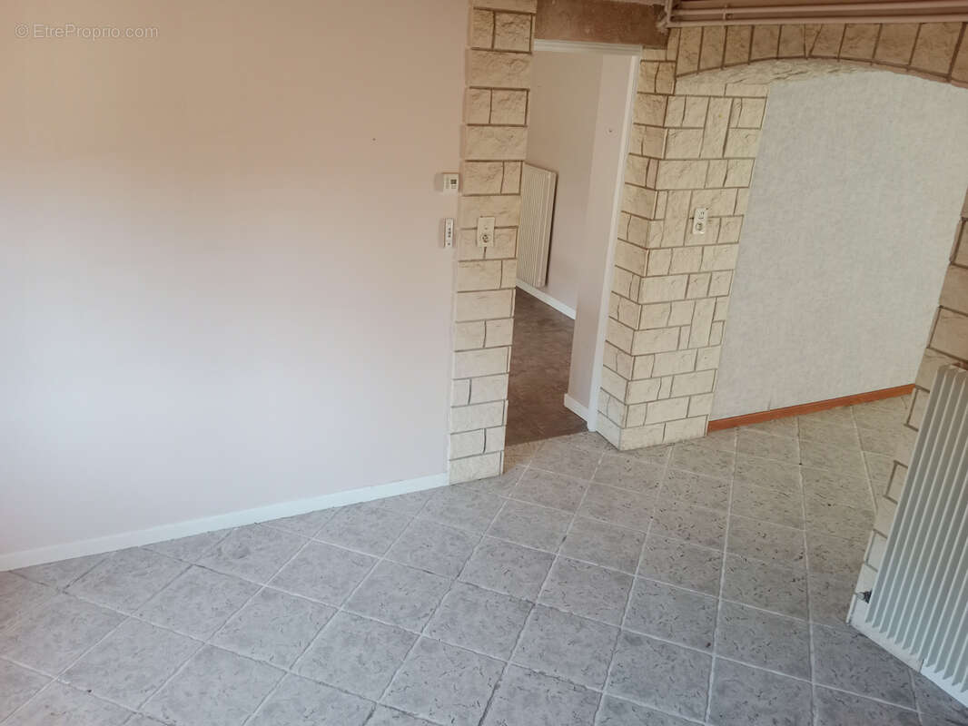 Maison à SAINT-VALBERT