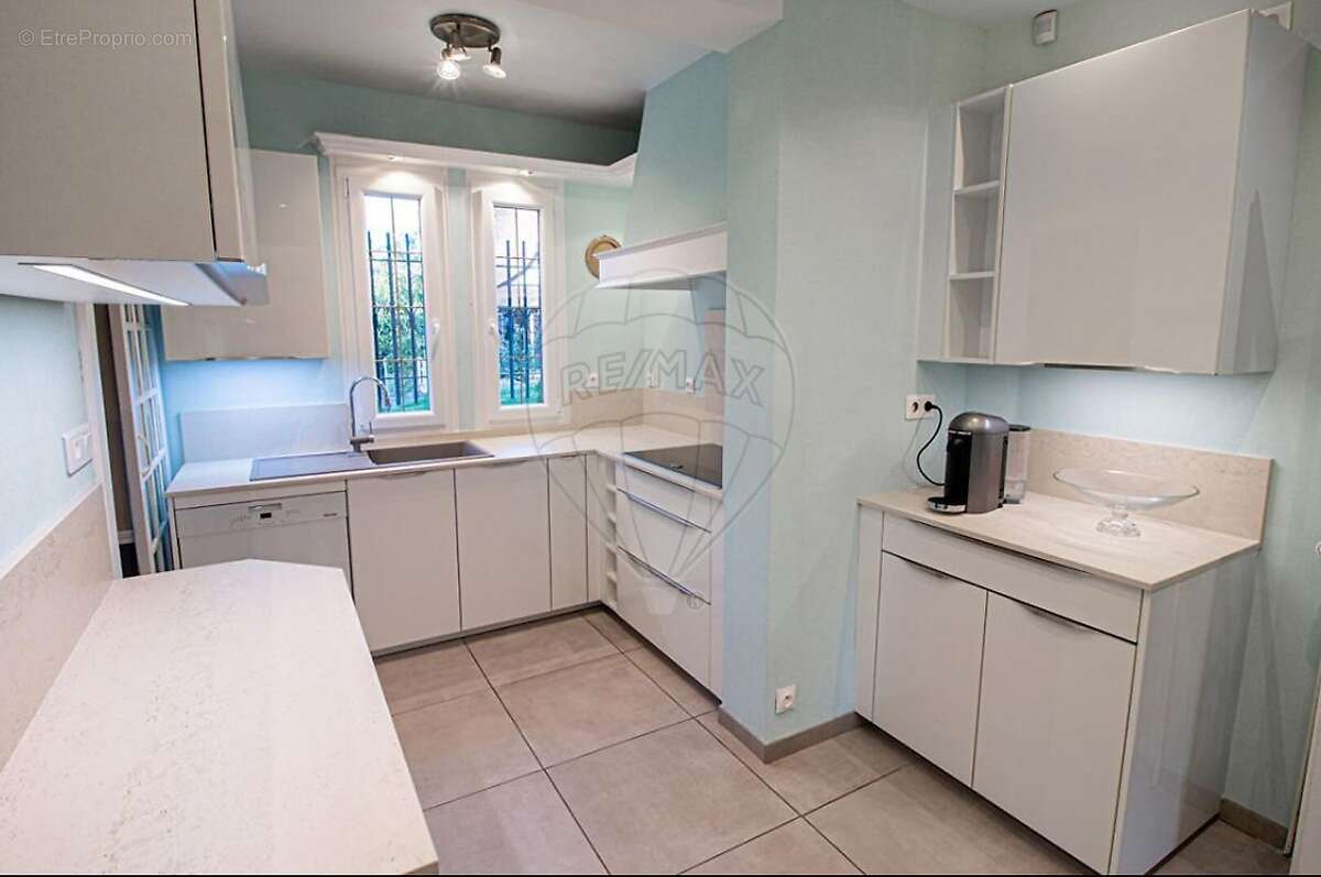 Maison à SAINT-ETIENNE-DU-ROUVRAY