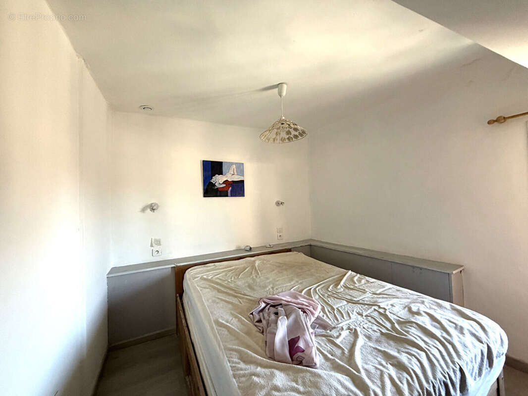 Appartement à SAINT-MITRE-LES-REMPARTS