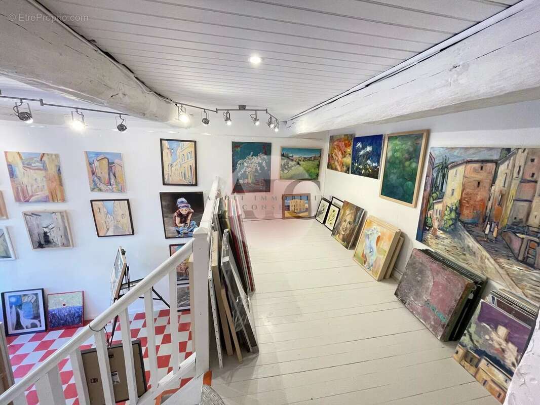 Commerce à SEILLANS