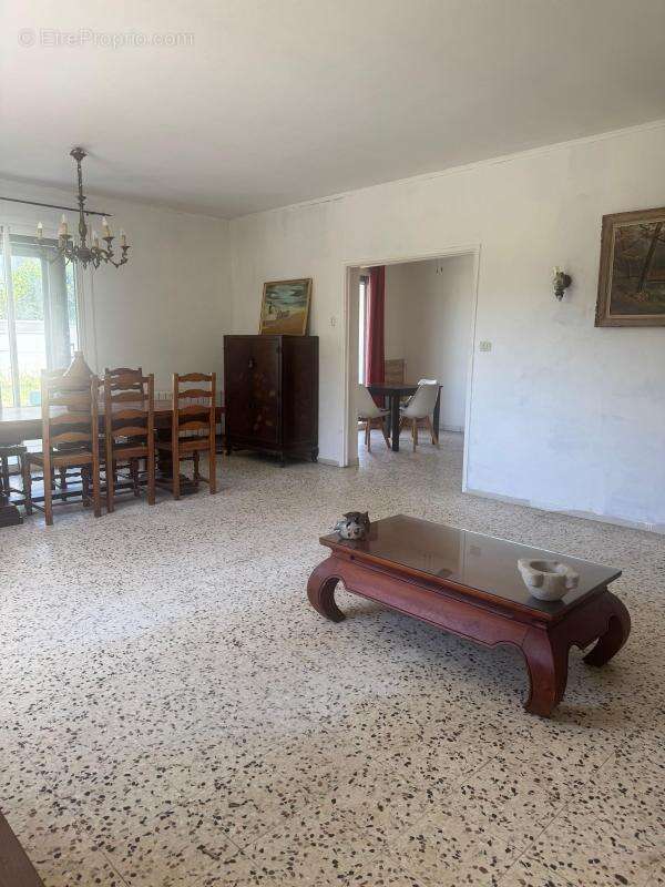Appartement en rdc t4 125 m2 avec jardin de 600 m2 + piscine privee - photo 10