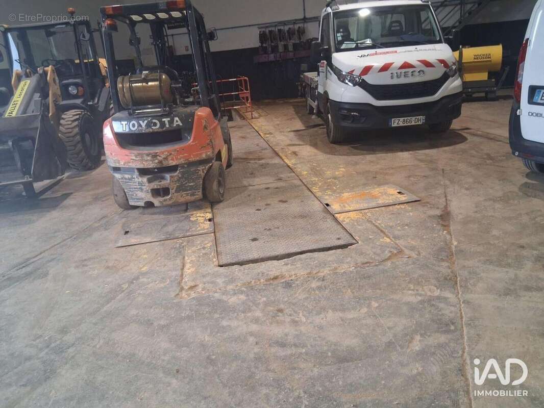 Photo 4 - Commerce à TREBES