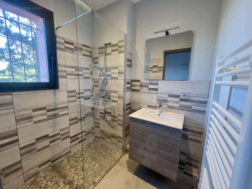 Propriété de charme à 6 suites parentales + logement indépendant à Vue panoramique - Terrain 10 000 m2 à Brign - photo 8