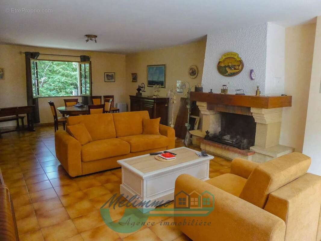 Maison 163 m² à Moutiers-En-Puisaye  - photo 2