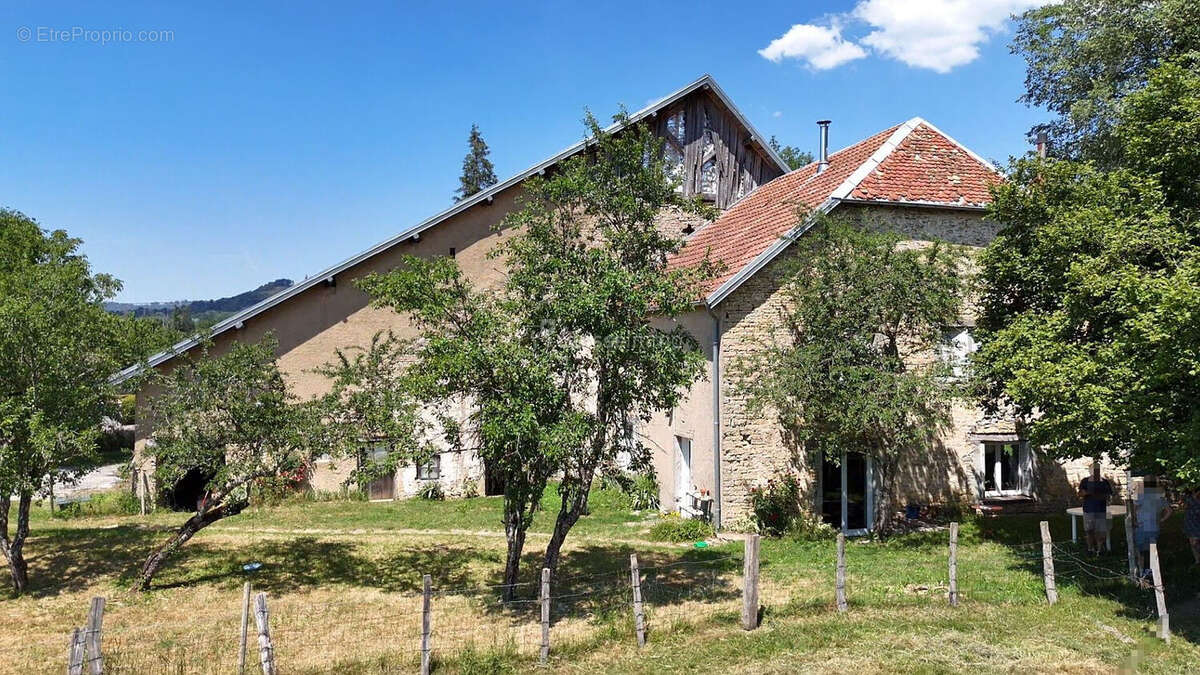 Corps de ferme renove de 147m² sur terrain de 20 ares 199000 euros - photo 9