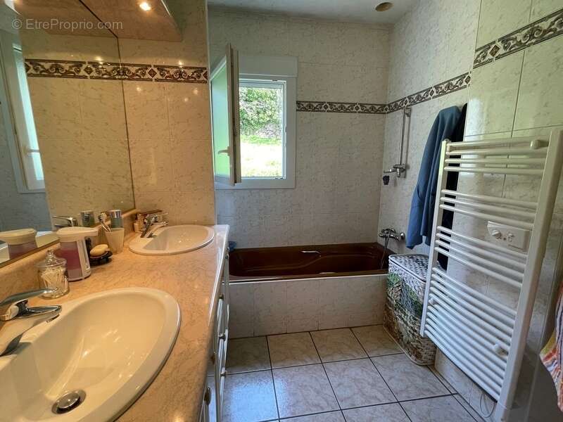 Maison à DECAZEVILLE