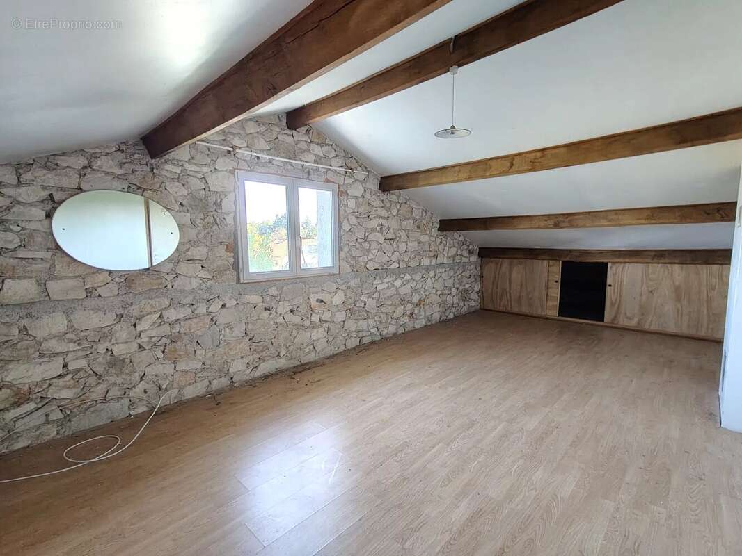 Maison à PIEGUT-PLUVIERS