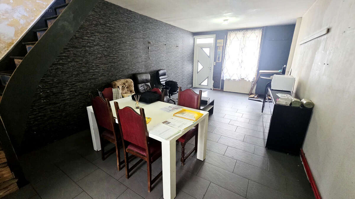 Maison à SAINT-QUENTIN