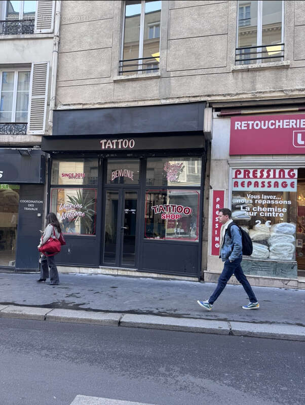 Commerce à PARIS-9E