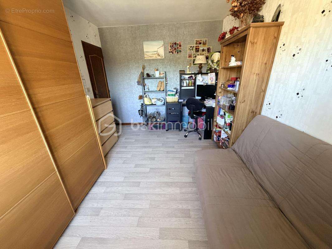 Maison 5 pièces avec véranda, sous-sol complet, grand garage et jardin - photo 11