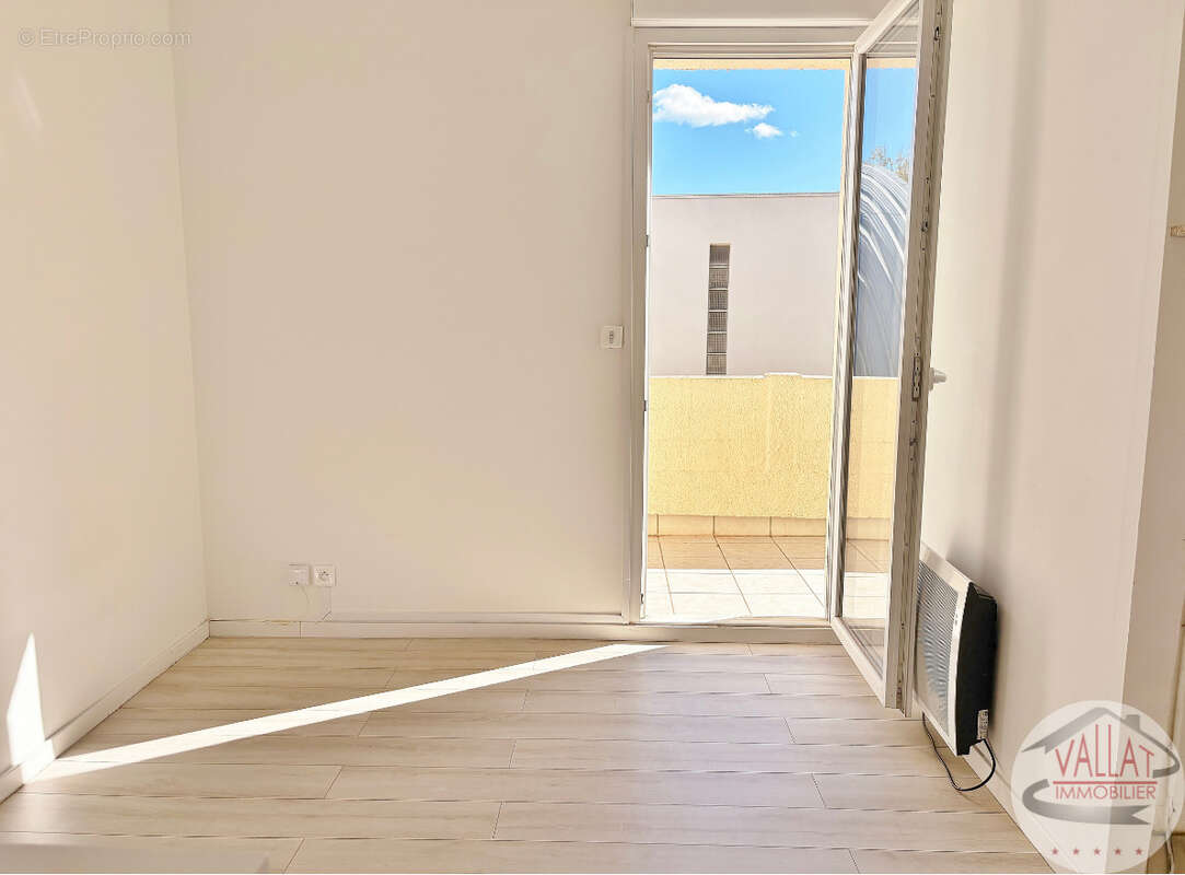 Appartement avec jardin et terrasse proches de toutes les commodités ! - photo 8