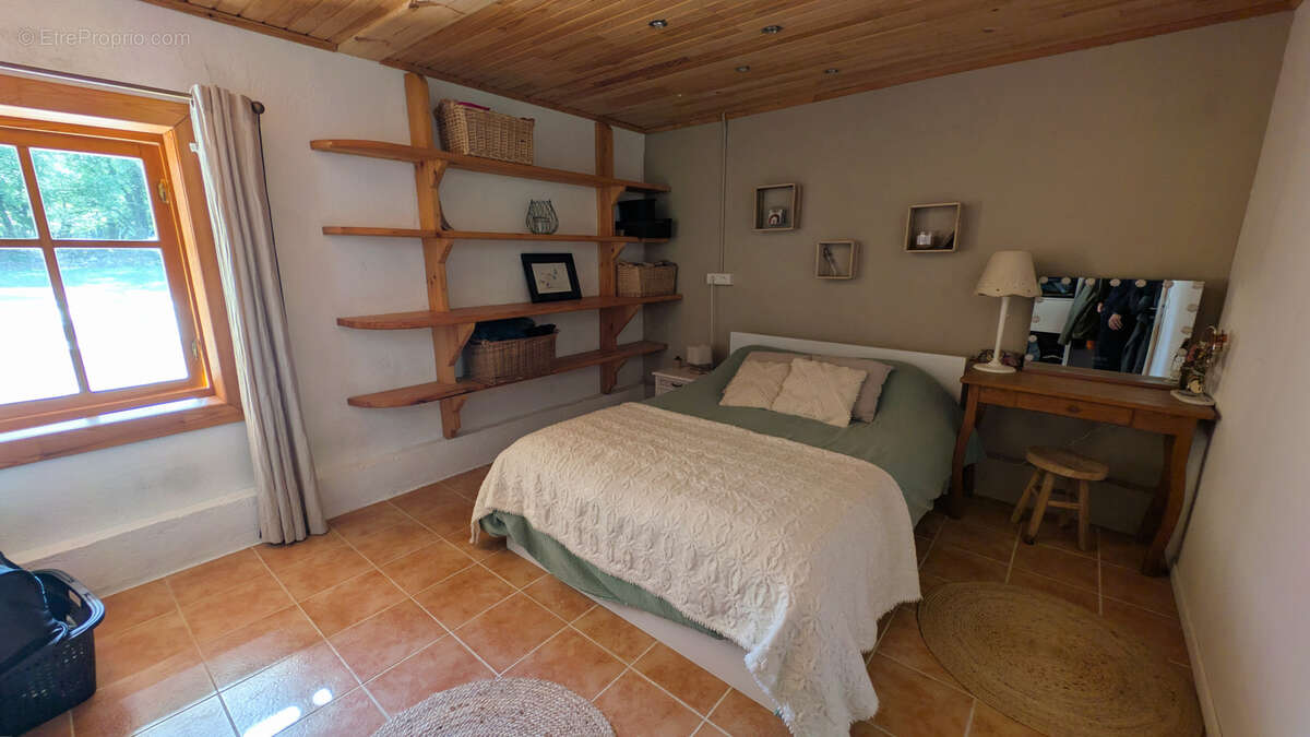 Maison à AUTOIRE