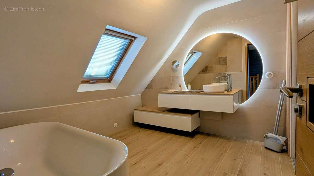 Maison à PLOMODIERN