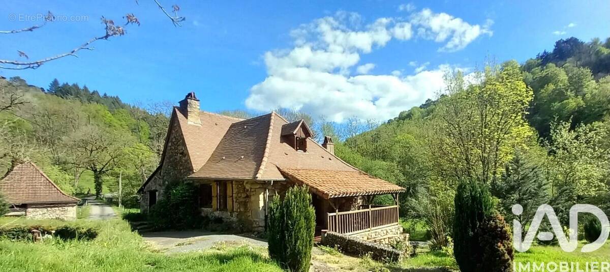 Photo 1 - Maison à LATOUILLE-LENTILLAC