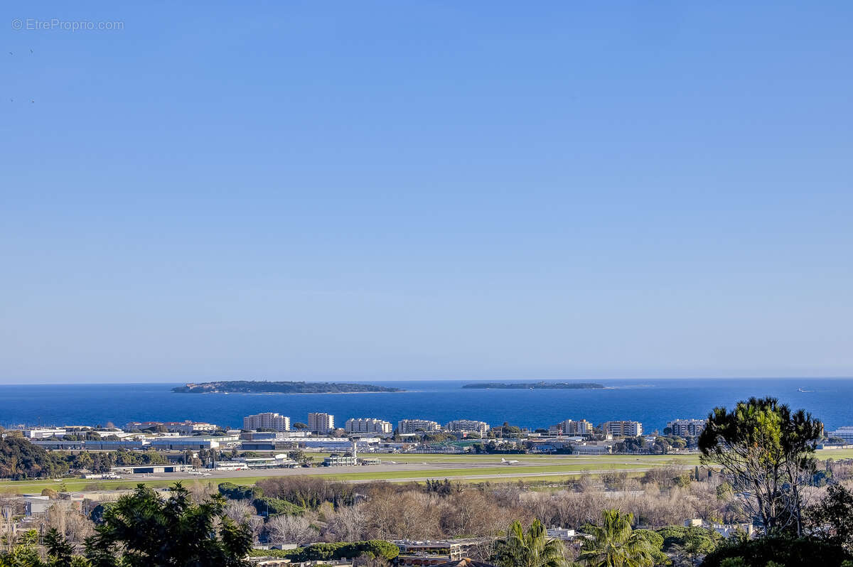 Maison à MANDELIEU-LA-NAPOULE