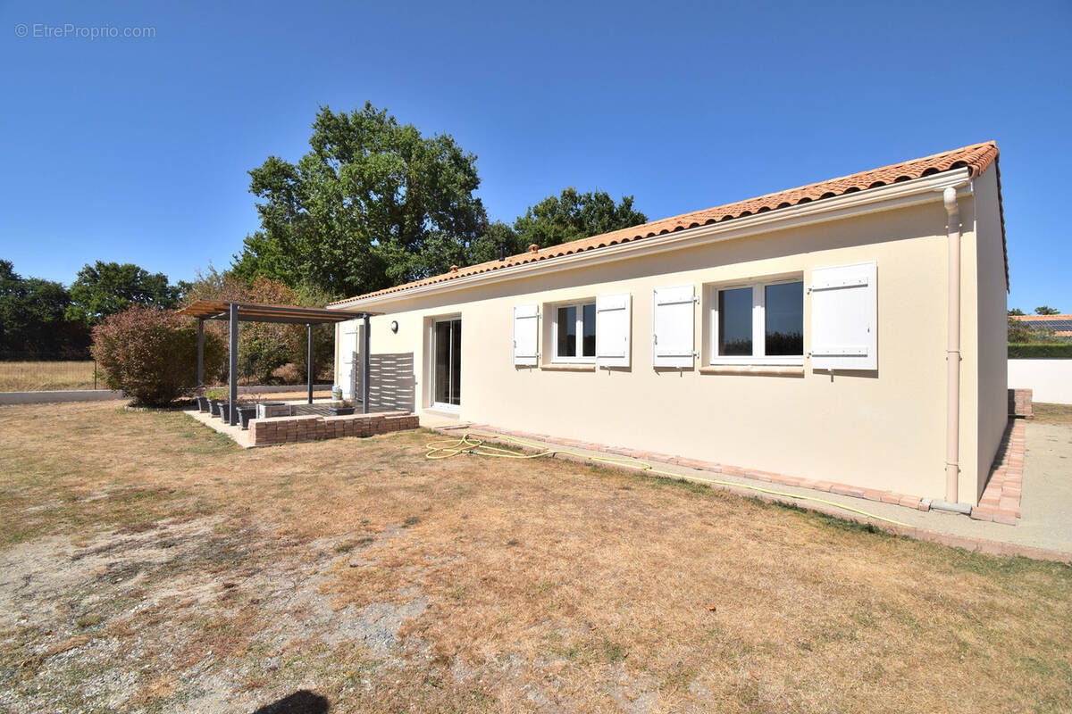 Maison 113 m² à Geneston  - photo 9