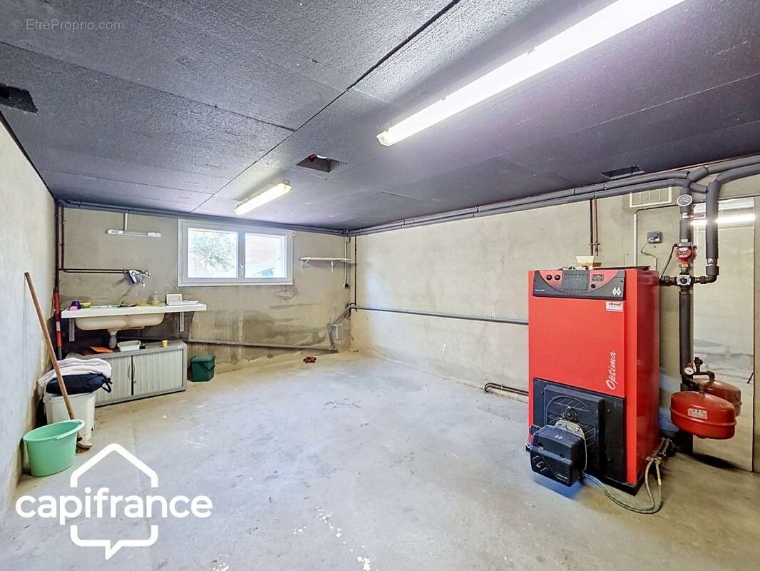 Maison sur sous-sol 121 m² – 5 chambres – terrain clos 1 305 m² – Saint-Jacques-de-Thouars, proximité immédiate de Thouars - photo 15