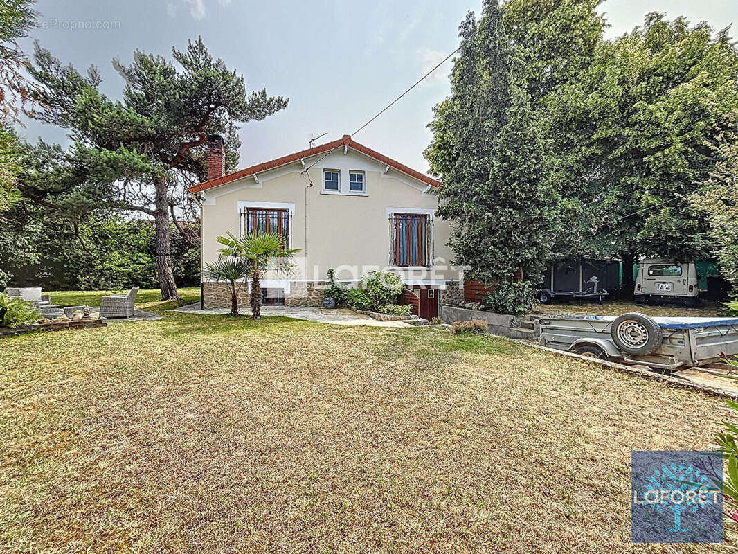 Maison à VIGNEUX-SUR-SEINE