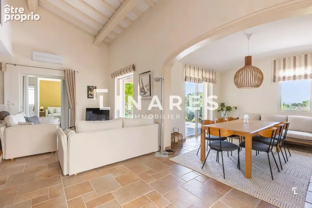 VILLA AZURA - Propriété T5 de 185m2 - Piscine - Terrain de boules - 83118 SAINT - RAPHAËL - photo 4
