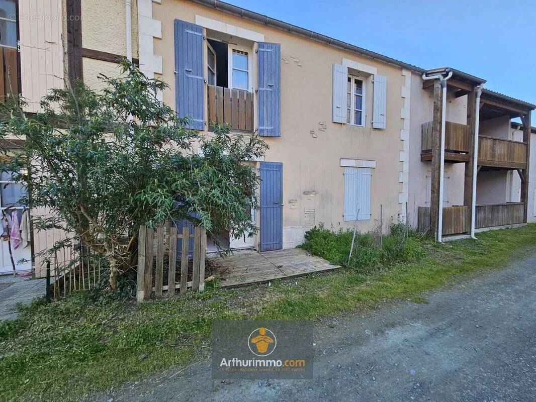 Appartement à COURCON