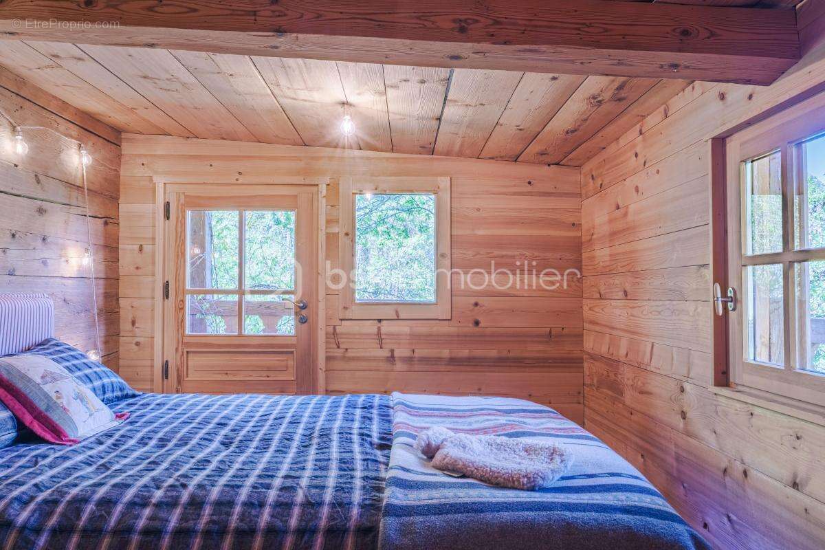 Chalet de 1798 entièrement rénové — refuge d'exception aux Aravis - photo 9