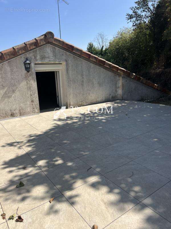 3%. com immobilier à  iteuil - photo 21
