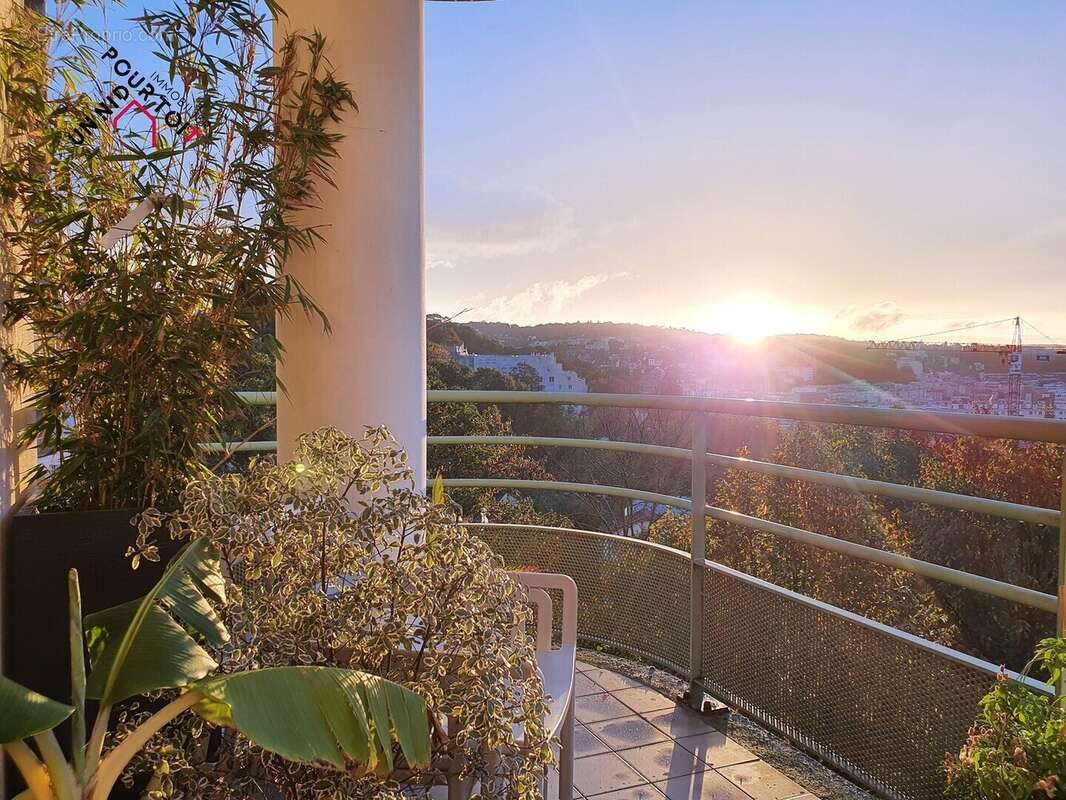 Appartement à ISSY-LES-MOULINEAUX