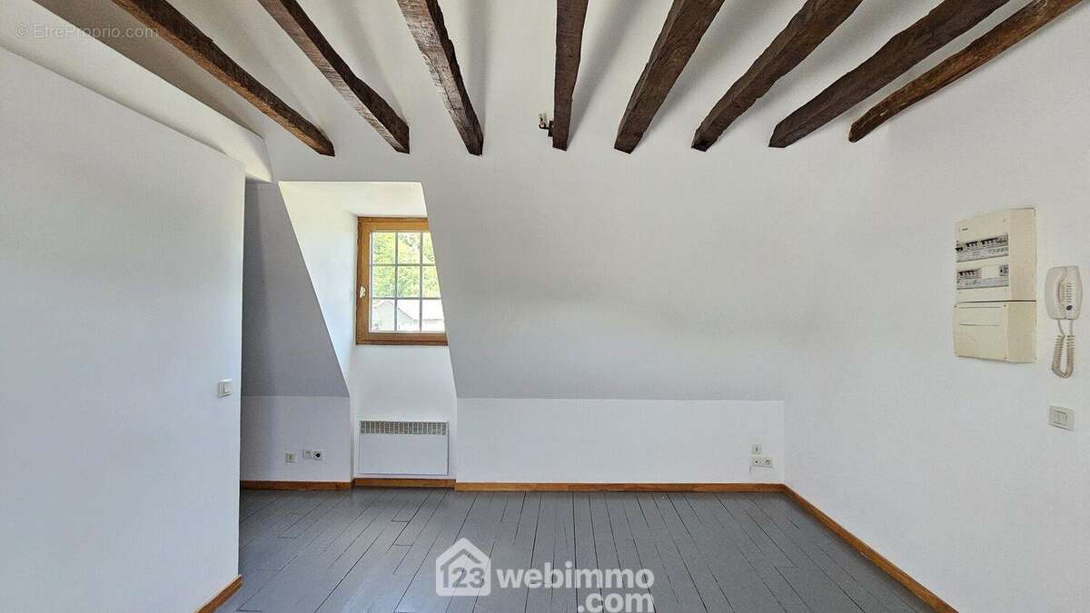 Appartement à NAY