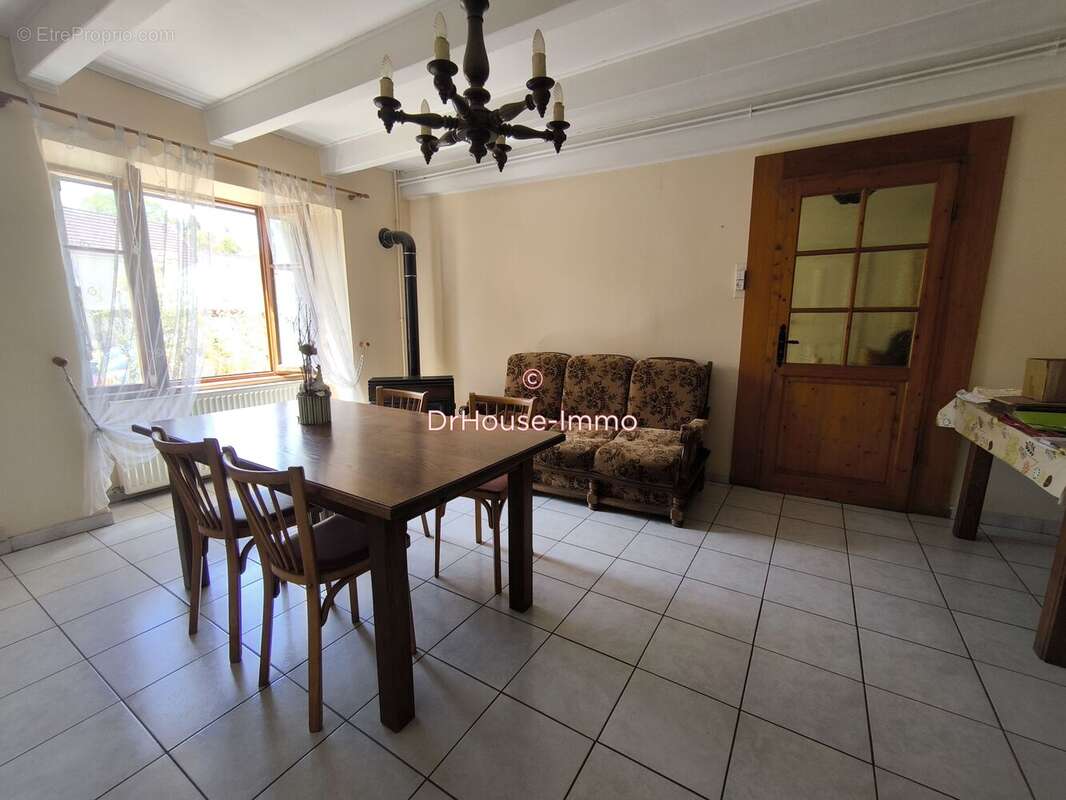 Maison 165 m² à Soye  - photo 2