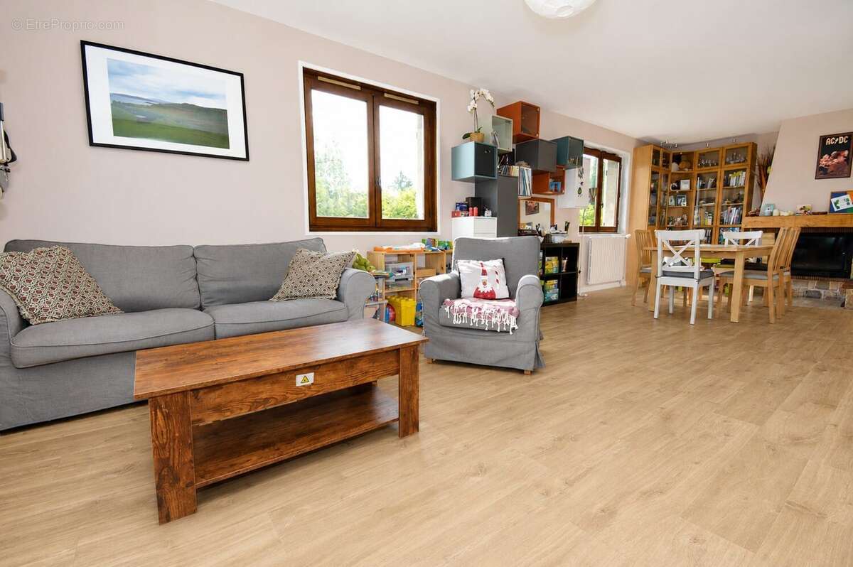 Maison 130 m² à Saint-Bonnet-Pres-Riom  - photo 3