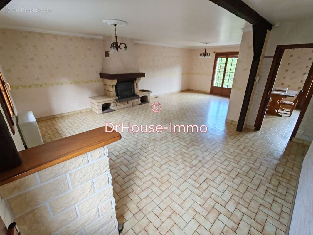 Maison à VAUX-SUR-VIENNE