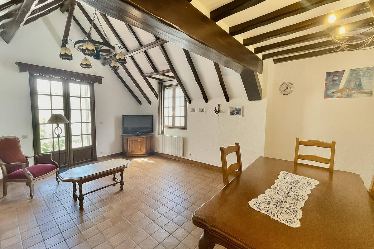 Maison à LA CHAPELLE-EN-SERVAL