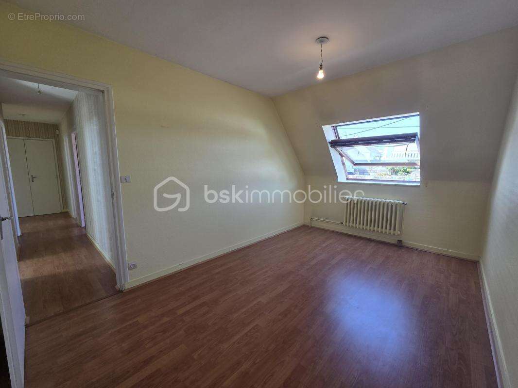 Lorient – Maison familiale de 124,50 m² avec vie de plain-pied, quatre chambres, Garage et Jardin - photo 12
