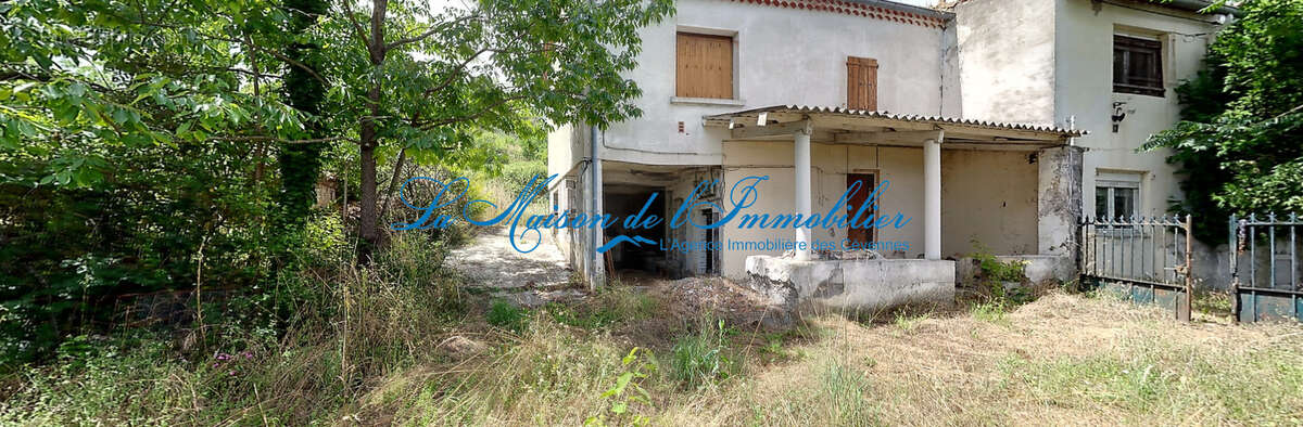 Saint AMBROIX, maison de type F5 mitoyenne à rénover avec terrain de 5517 m2 - photo 3
