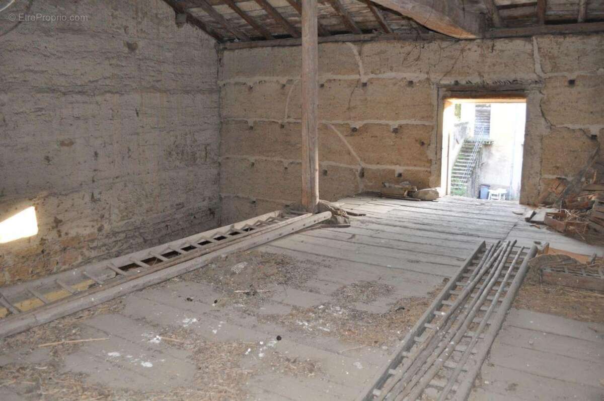 Maison à MONTMERLE-SUR-SAONE