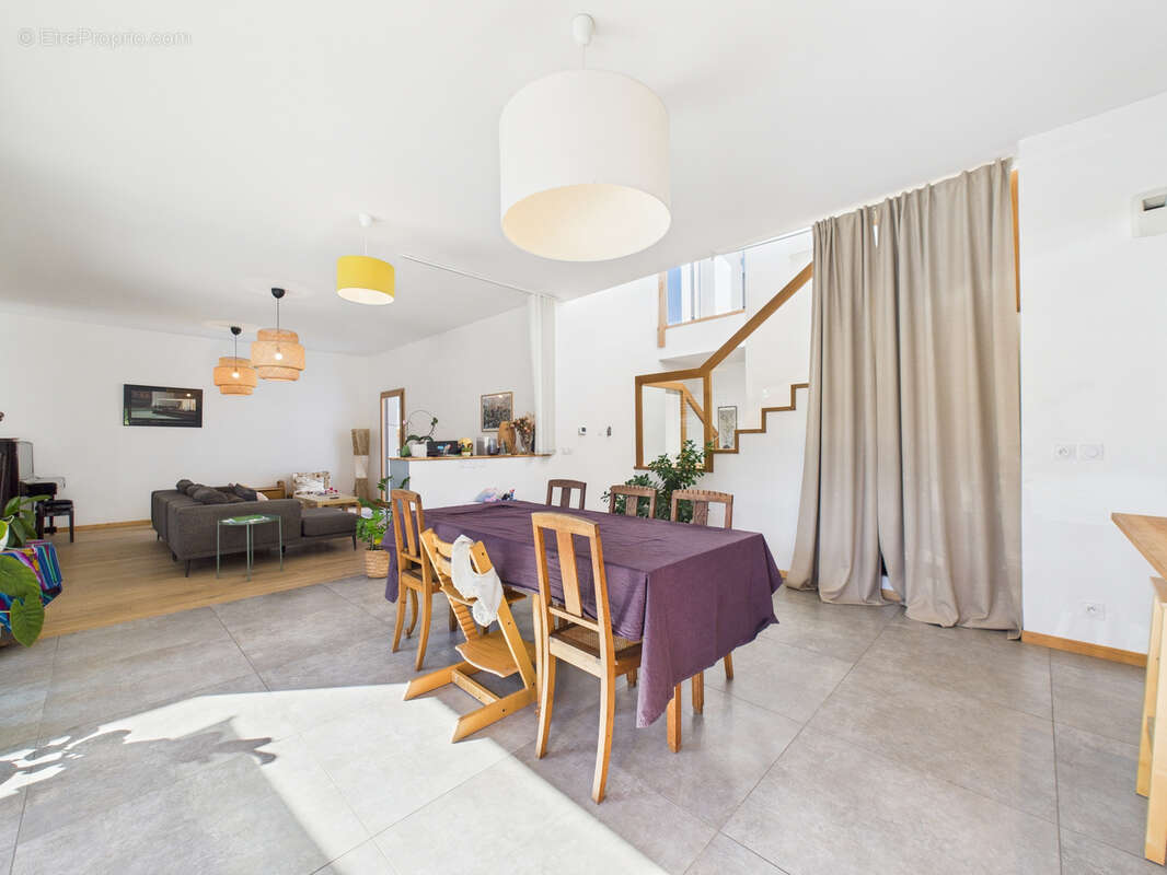 Maison à VIVIERS-DU-LAC