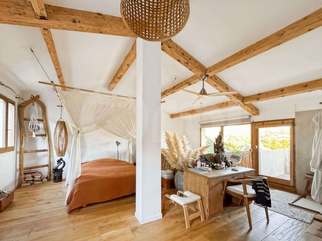 Maison à LA LONDE-LES-MAURES