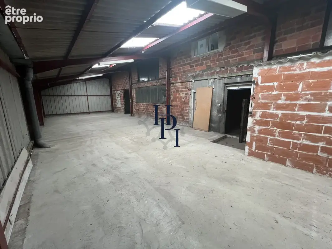 Vente deux locaux commerciaux, dépôt, 12 garages et parking sur 974 m2 de terrain Saint Affrique - photo 10