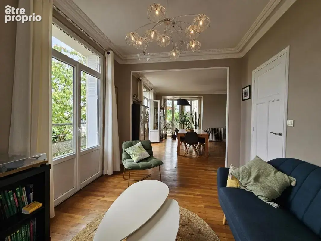 REPUBLIQUE Grande maison familiale - photo 2