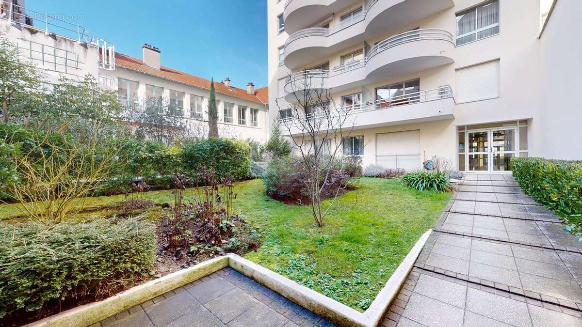 Appartement à PARIS-15E