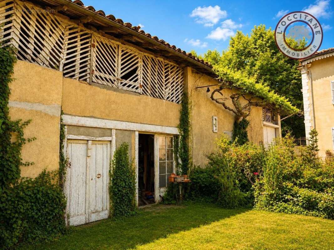 L'Isle-en-Dodon - Maison de maître à rénover avec vaste jardin et dépendances - photo 12