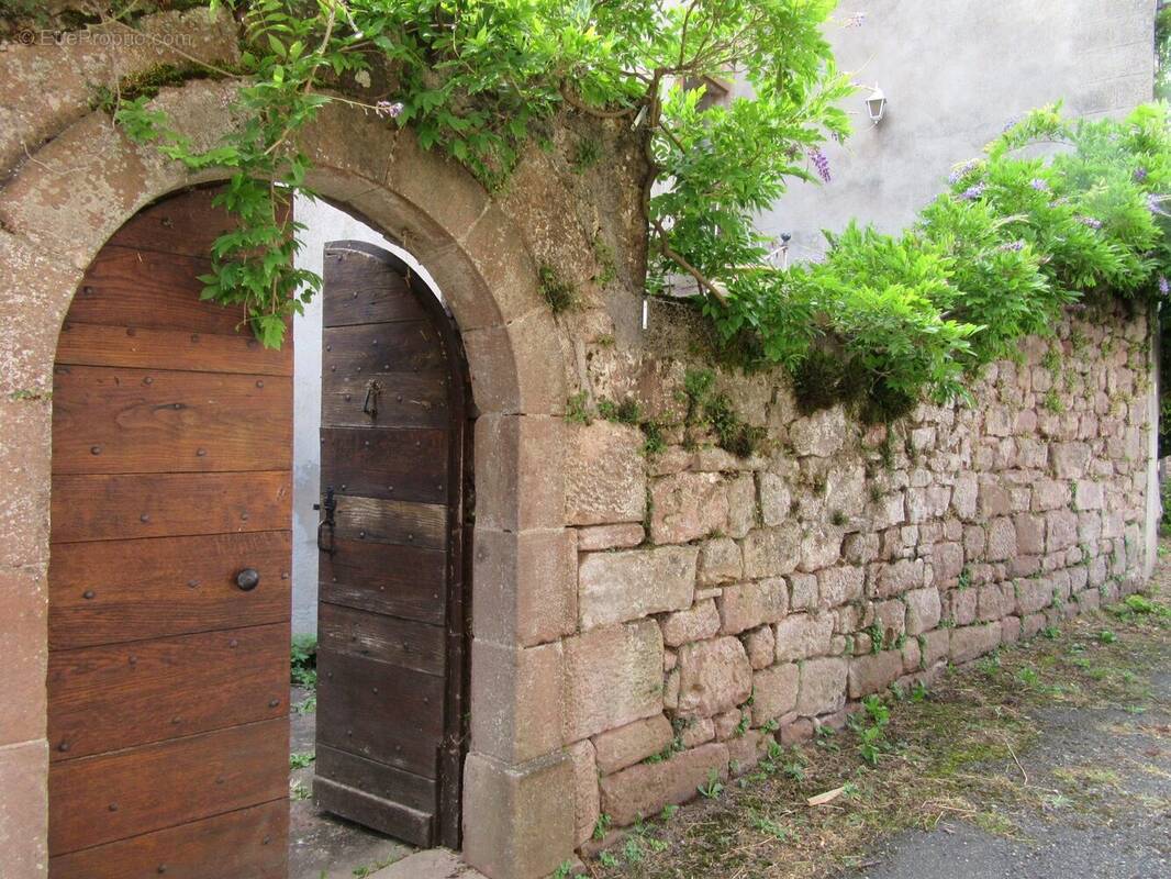 Maison à SAINT-CHRISTOPHE-VALLON