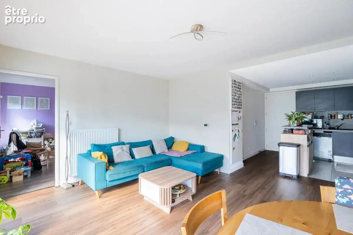 Appartement 4 pièces de 80 m² à Cenon - photo 2